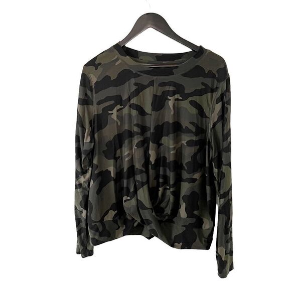 Old Navy Camo Activewear Long Sleeve T-shirt - Picture 1 of 6